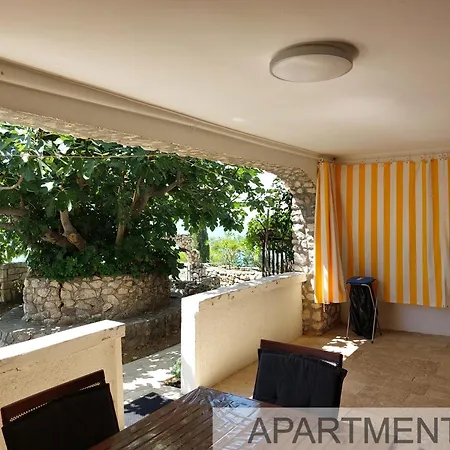 Apartmani Denis Stara Baska Exterior photo