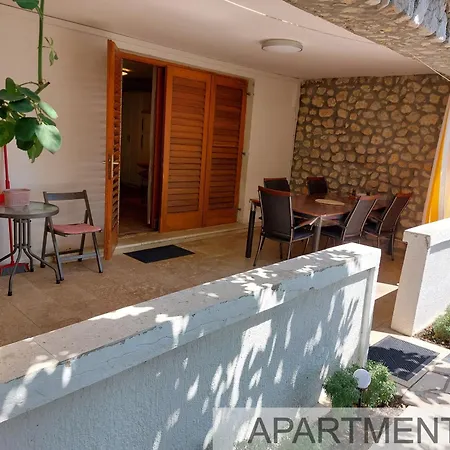 Apartmani Denis Stara Baska Exterior photo